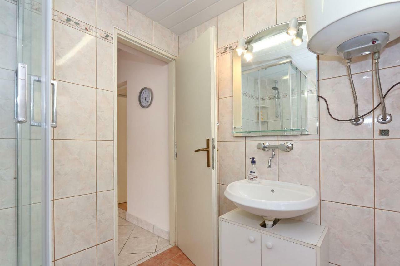 Villa Neyla Vir Luaran gambar