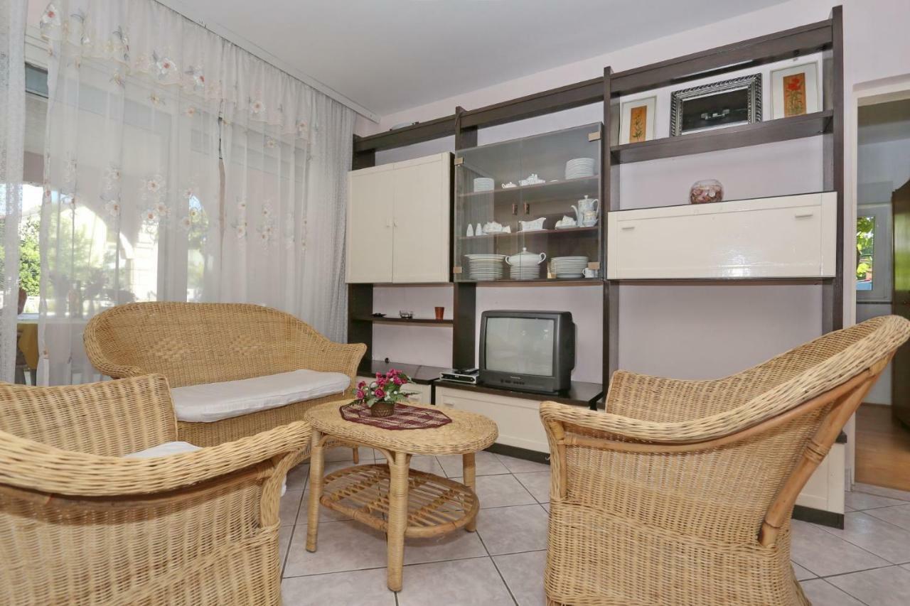 Villa Neyla Vir Luaran gambar