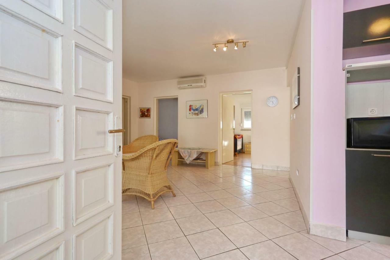 Villa Neyla Vir Luaran gambar