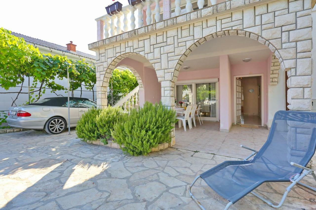 Villa Neyla Vir Luaran gambar