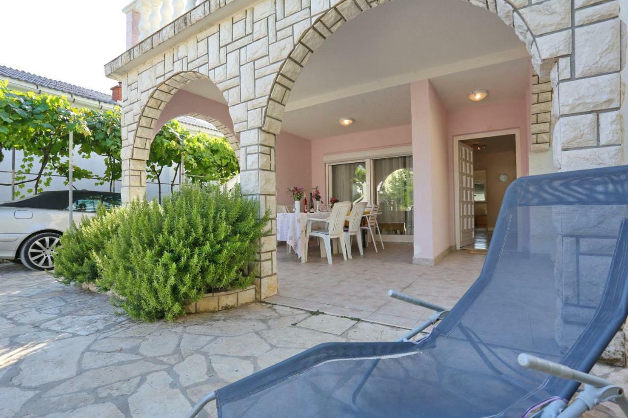 Villa Neyla Vir Luaran gambar