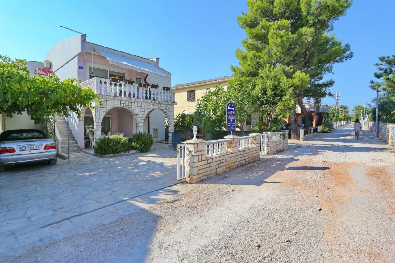 Villa Neyla Vir Luaran gambar