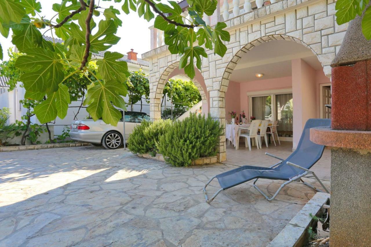 Villa Neyla Vir Luaran gambar